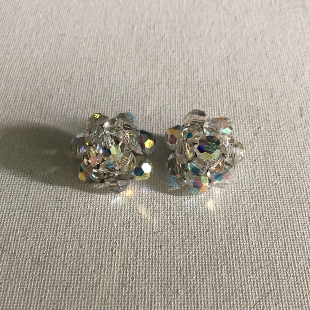 Vintage Aurora Borealis Crystal Glass Bead Cluster Clip On Earrings - Picture 4 of 8